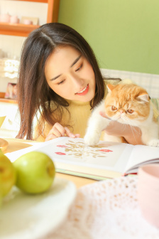 一碰就湿是属于什么体质